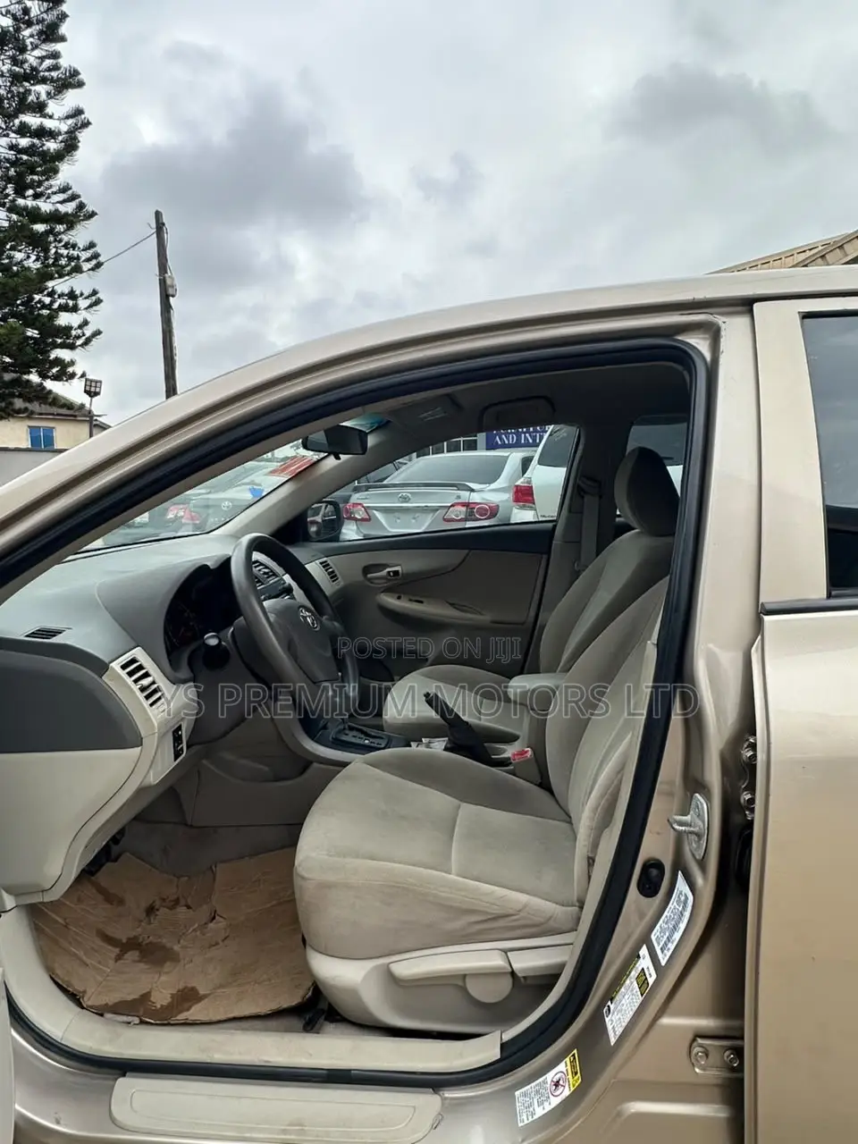 Toyota Corolla LE 4dr Sedan (1.8L 4 cyl 4A) 2009 Gold