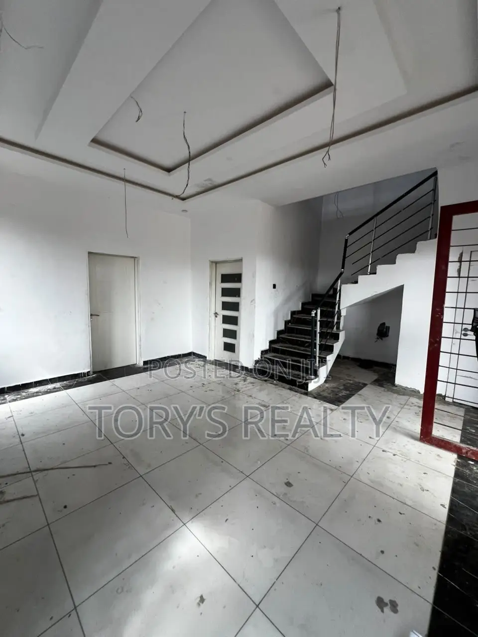 4bdrm Townhouse/Terrace in Agungi for sale