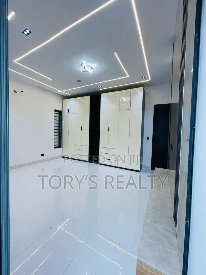 4bdrm Duplex in Ado / Ajah for sale
