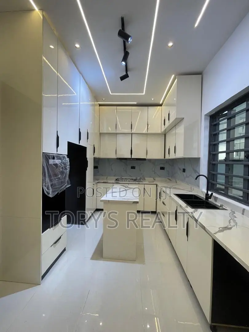 4bdrm Duplex in Ado / Ajah for sale