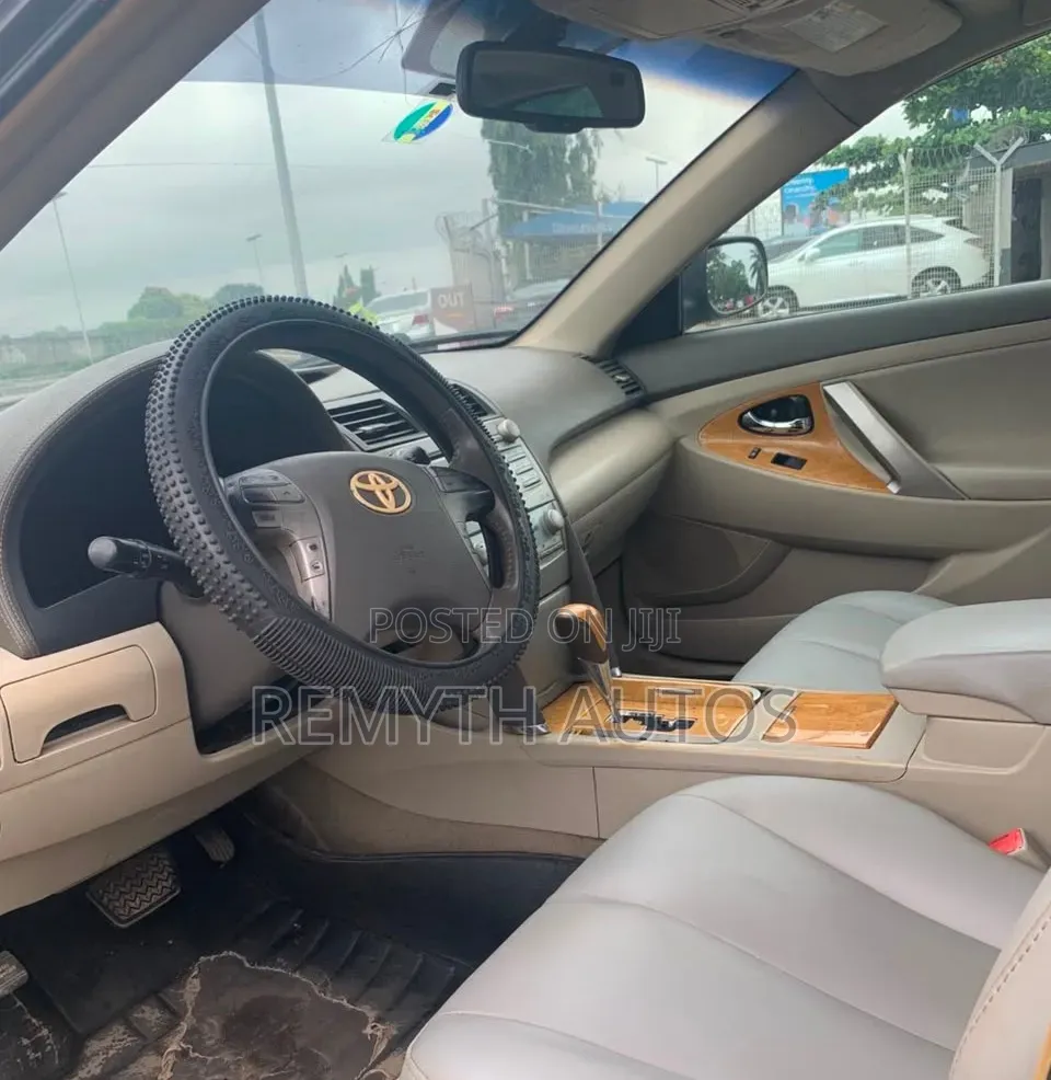 Toyota Camry XLE 4dr Sedan (2.4 4cyl 5A) 2008 Gray