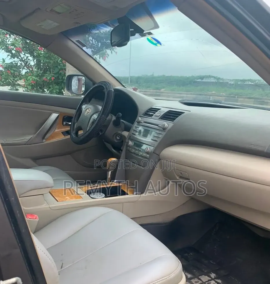 Toyota Camry XLE 4dr Sedan (2.4 4cyl 5A) 2008 Gray
