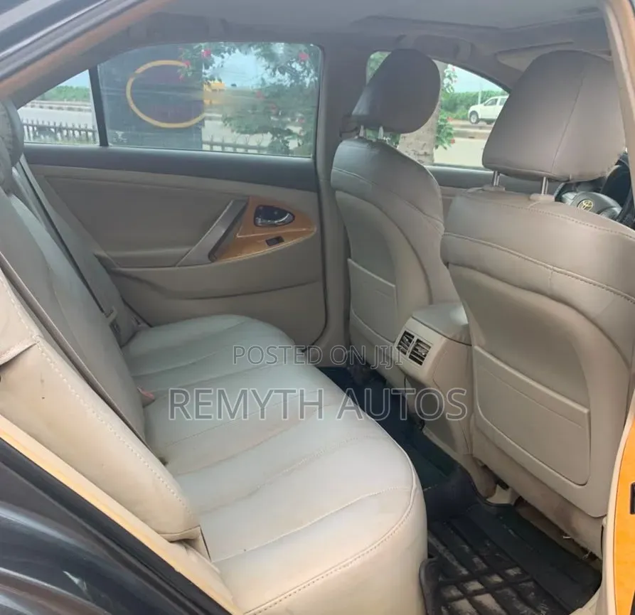 Toyota Camry XLE 4dr Sedan (2.4 4cyl 5A) 2008 Gray
