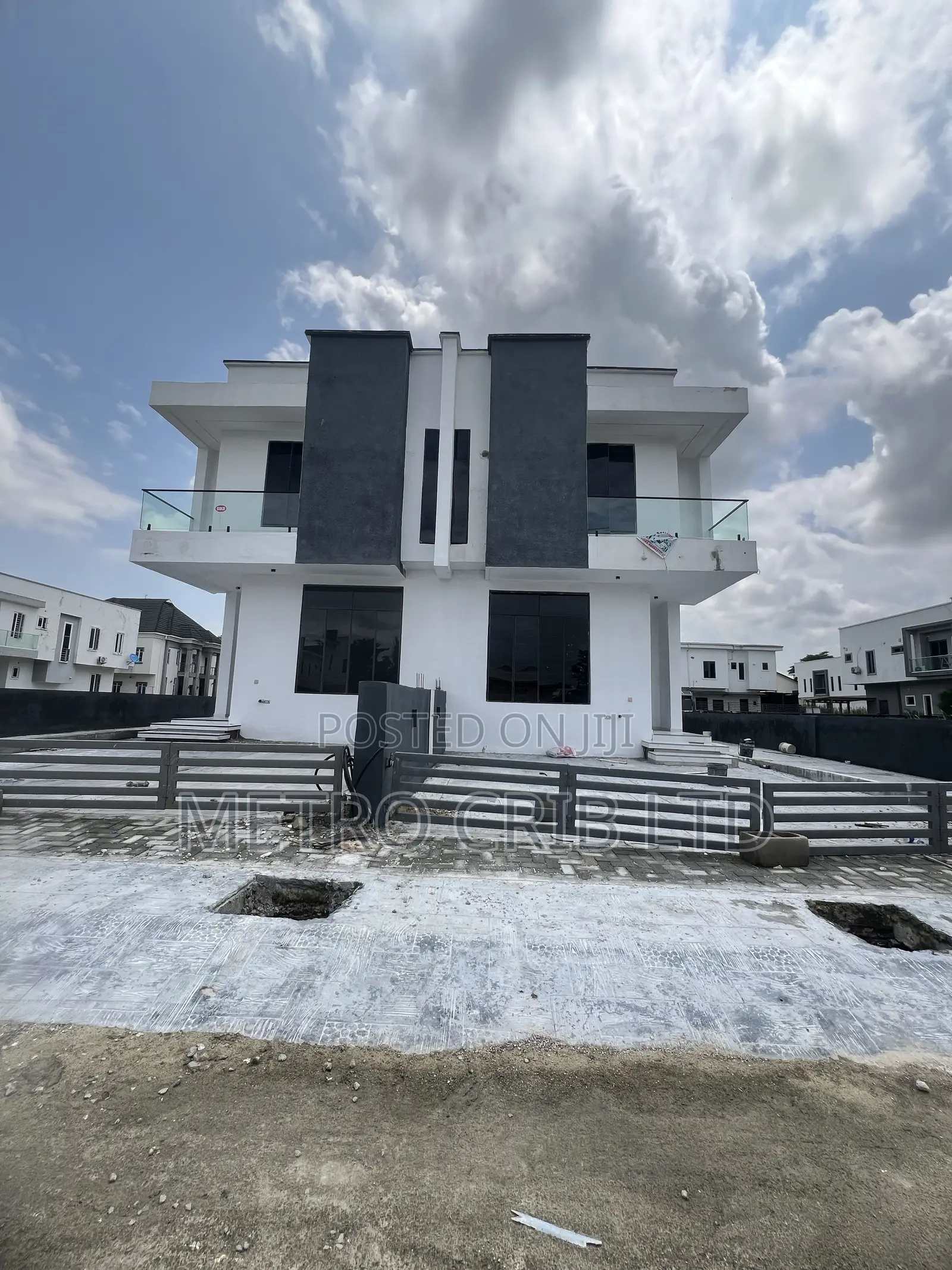 4bdrm Duplex in Hi Life Estate, Ogombo for sale