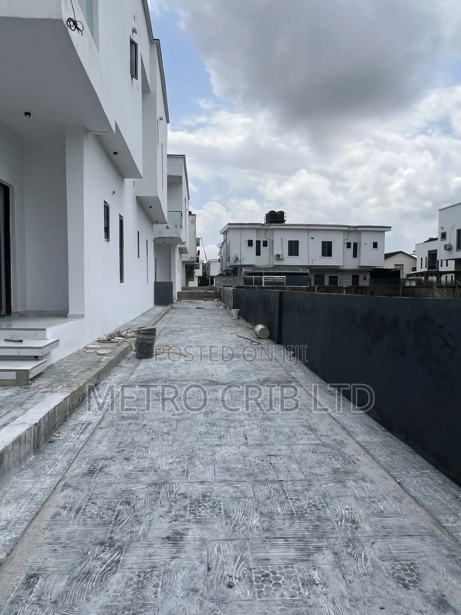 4bdrm Duplex in Hi Life Estate, Ogombo for sale