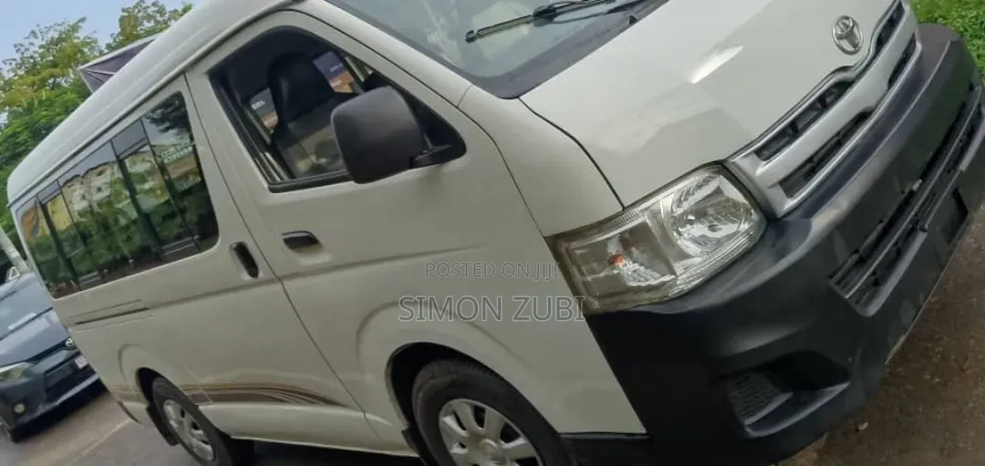 Toyota HiAce 2013 White