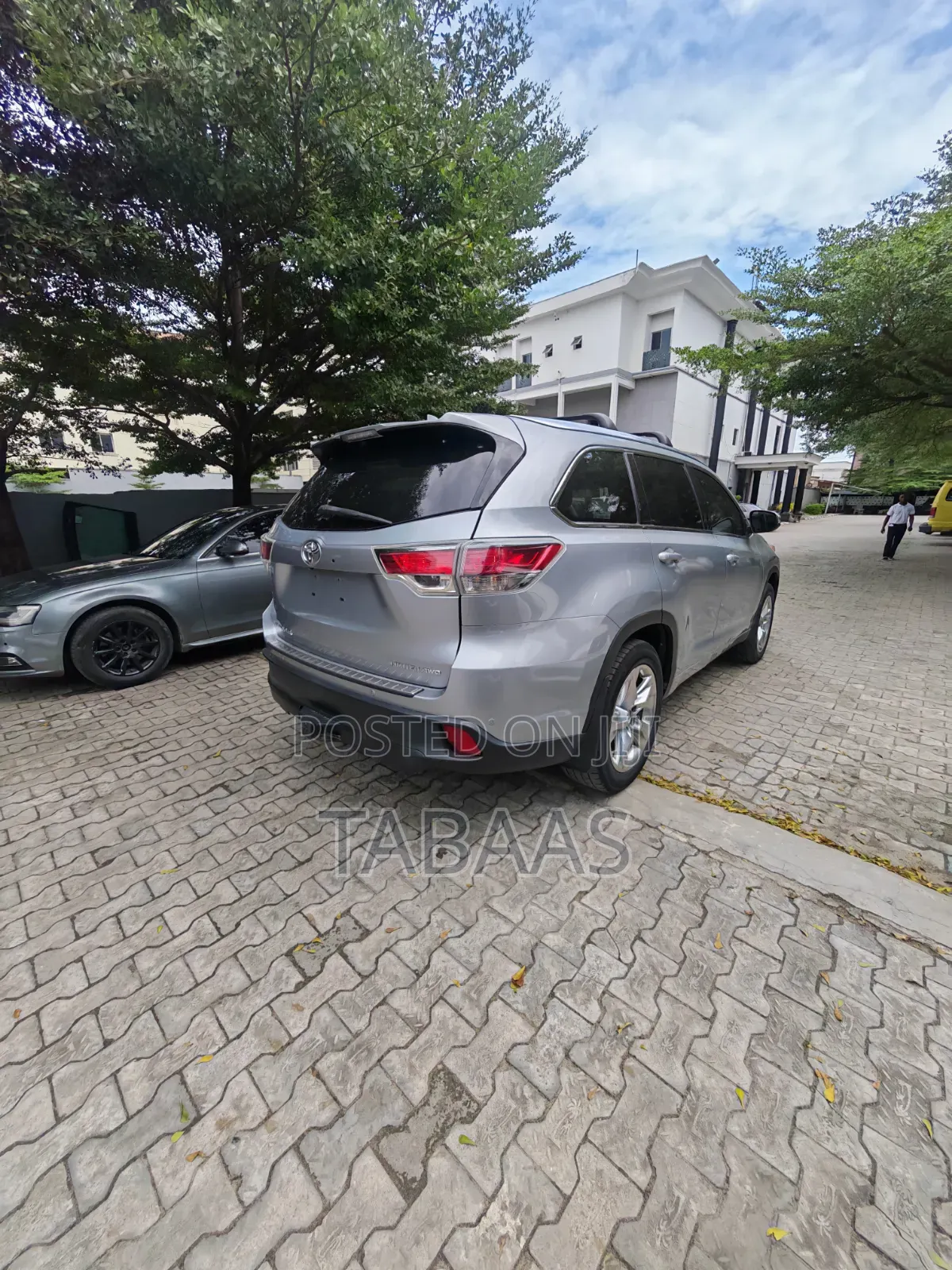 Toyota Highlander Limited 4dr SUV AWD (3.5L 6cyl 6A) 2014 Silver