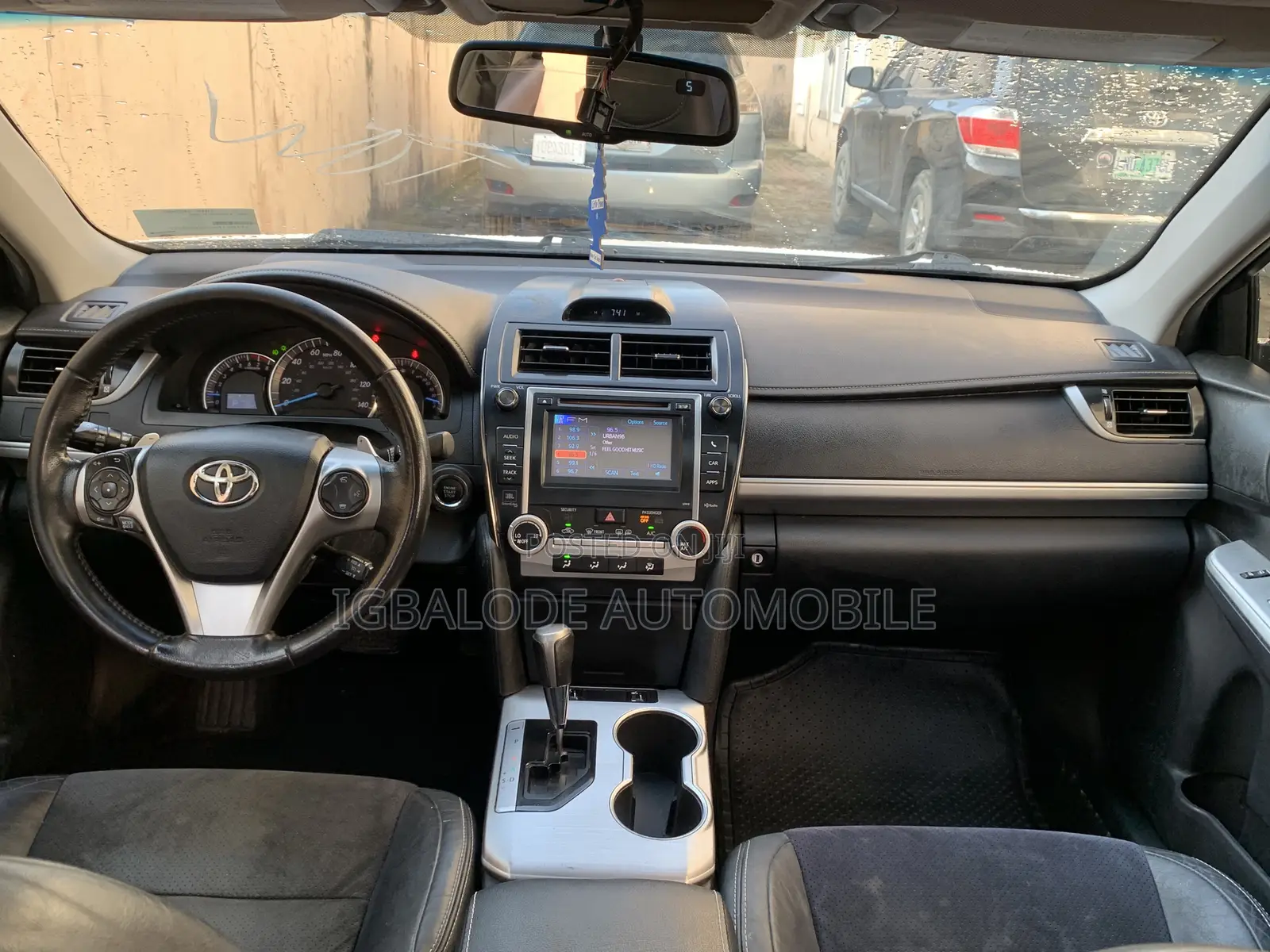Toyota Camry SE V6 4dr Sedan (3.5L 6cyl 6A) 2012 White