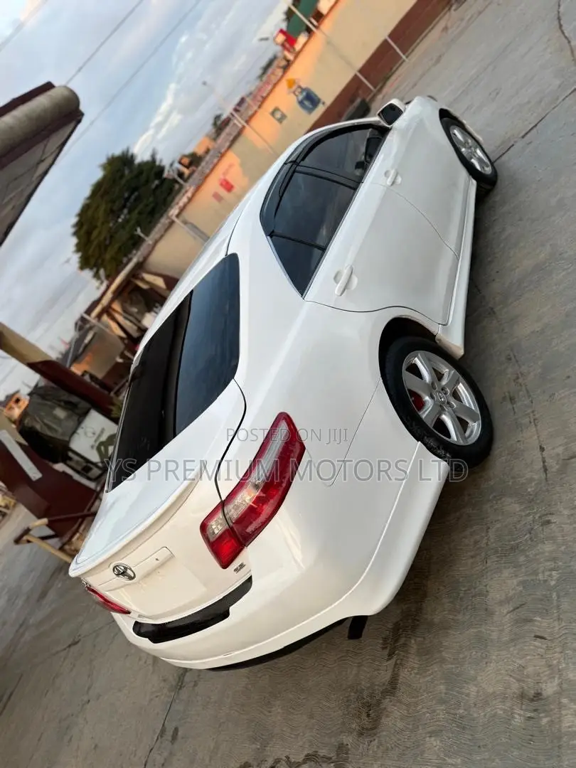 Toyota Camry 2.4 LE 2008 White