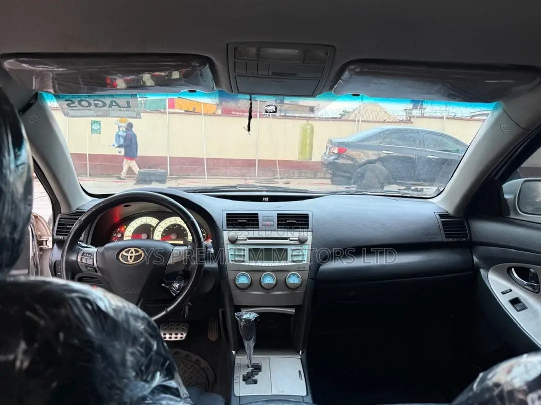 Toyota Camry 2.4 LE 2008 White