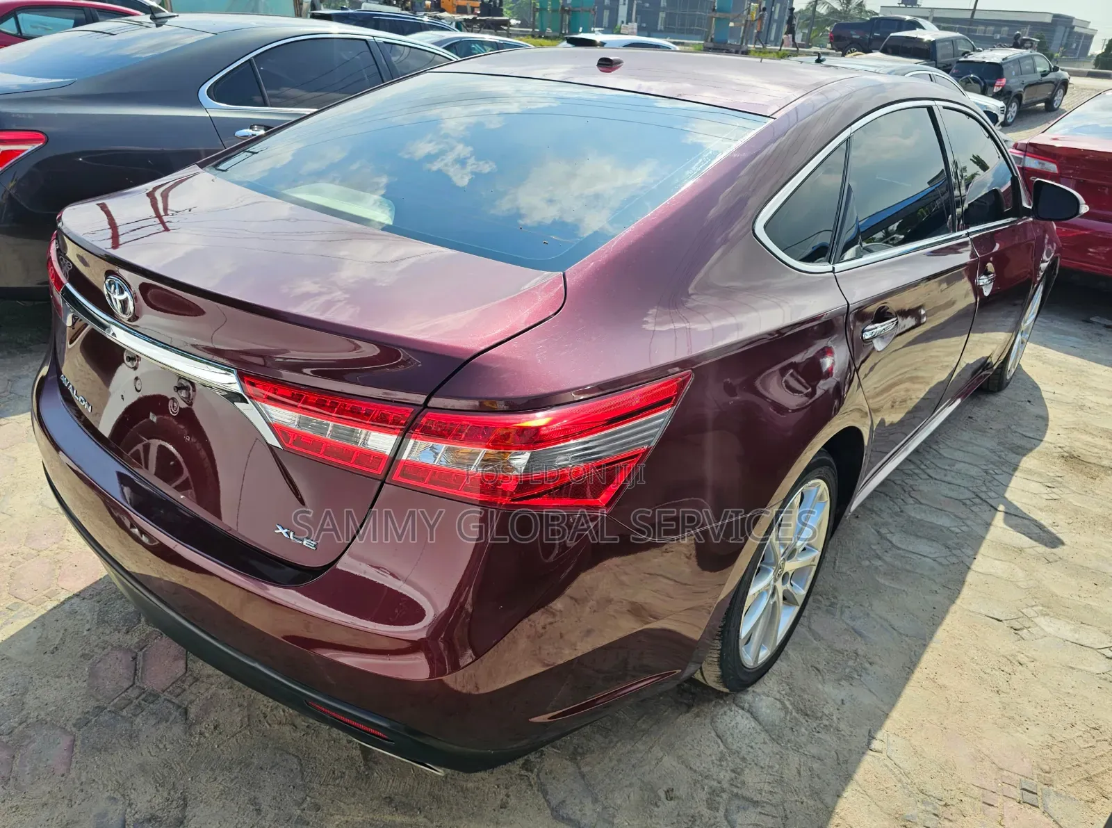 Toyota Avalon XLE Sedar FWD (3.5L 6cyl 6A) 2013 Red