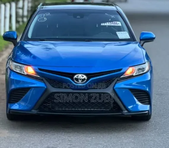 Toyota Camry SE (2.5L 4cyl 8A) 2019 Blue