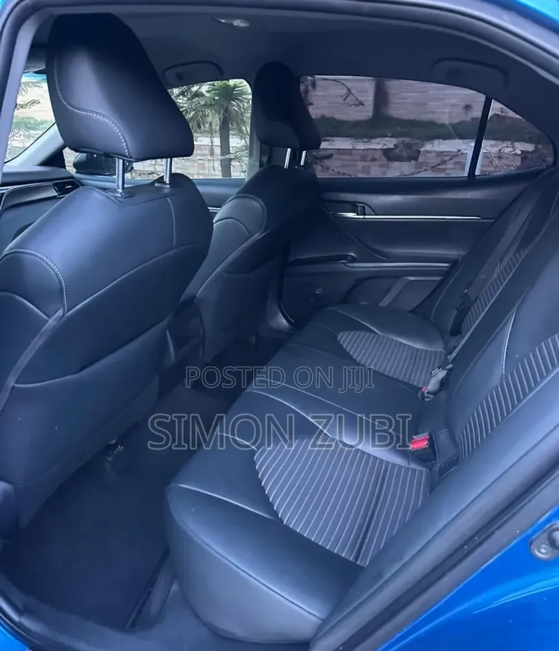 Toyota Camry SE (2.5L 4cyl 8A) 2019 Blue