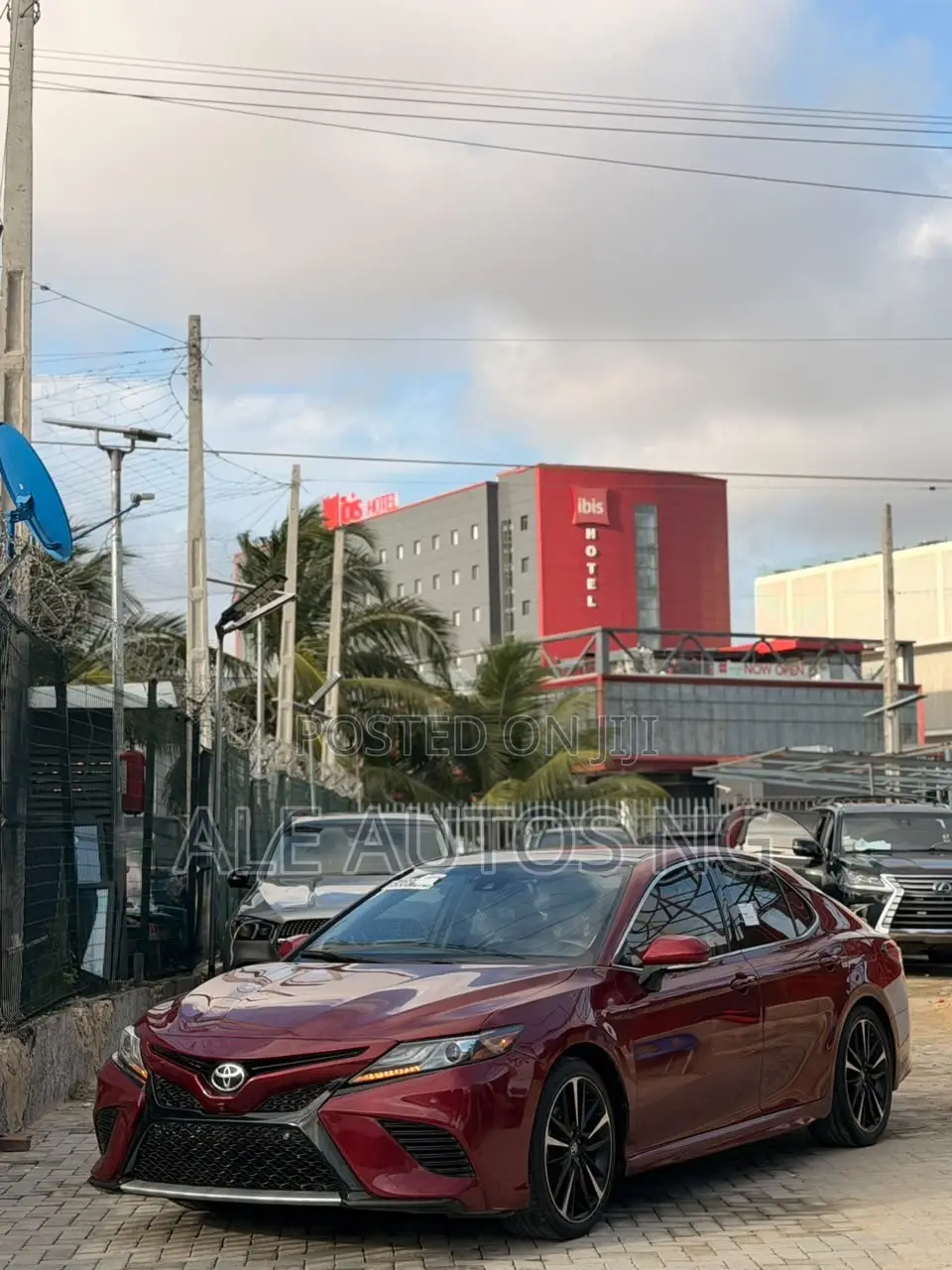 Toyota Camry XSE FWD (2.5L 4cyl 8AM) 2018 Red