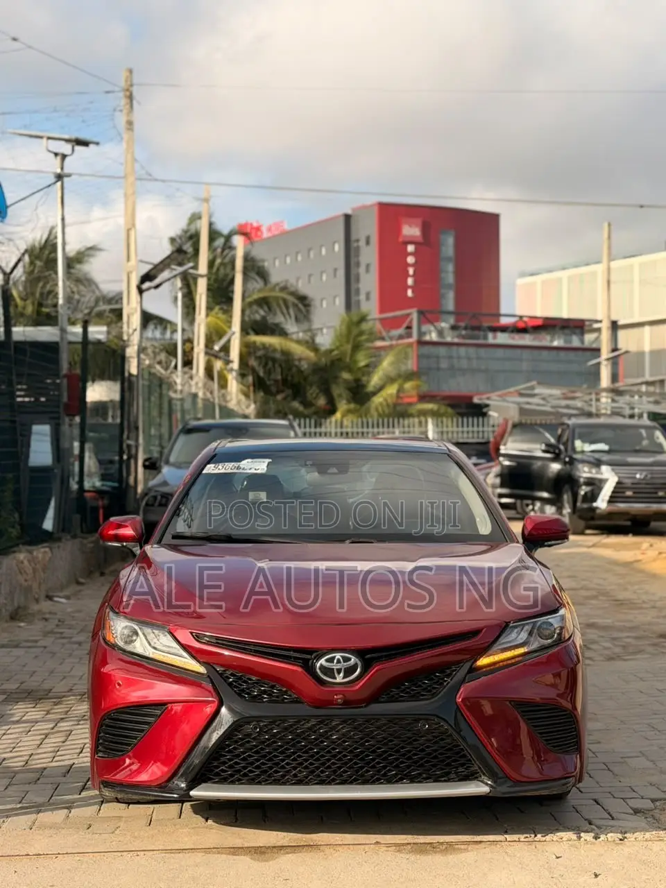 Toyota Camry XSE FWD (2.5L 4cyl 8AM) 2018 Red