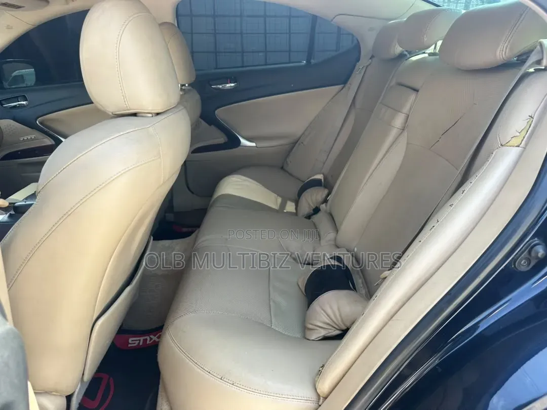 Lexus IS 2009 Blue
