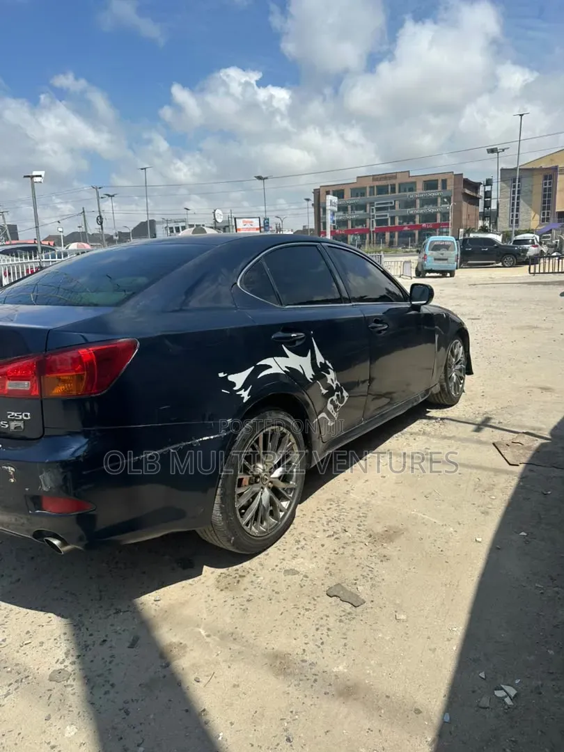 Lexus IS 2009 Blue