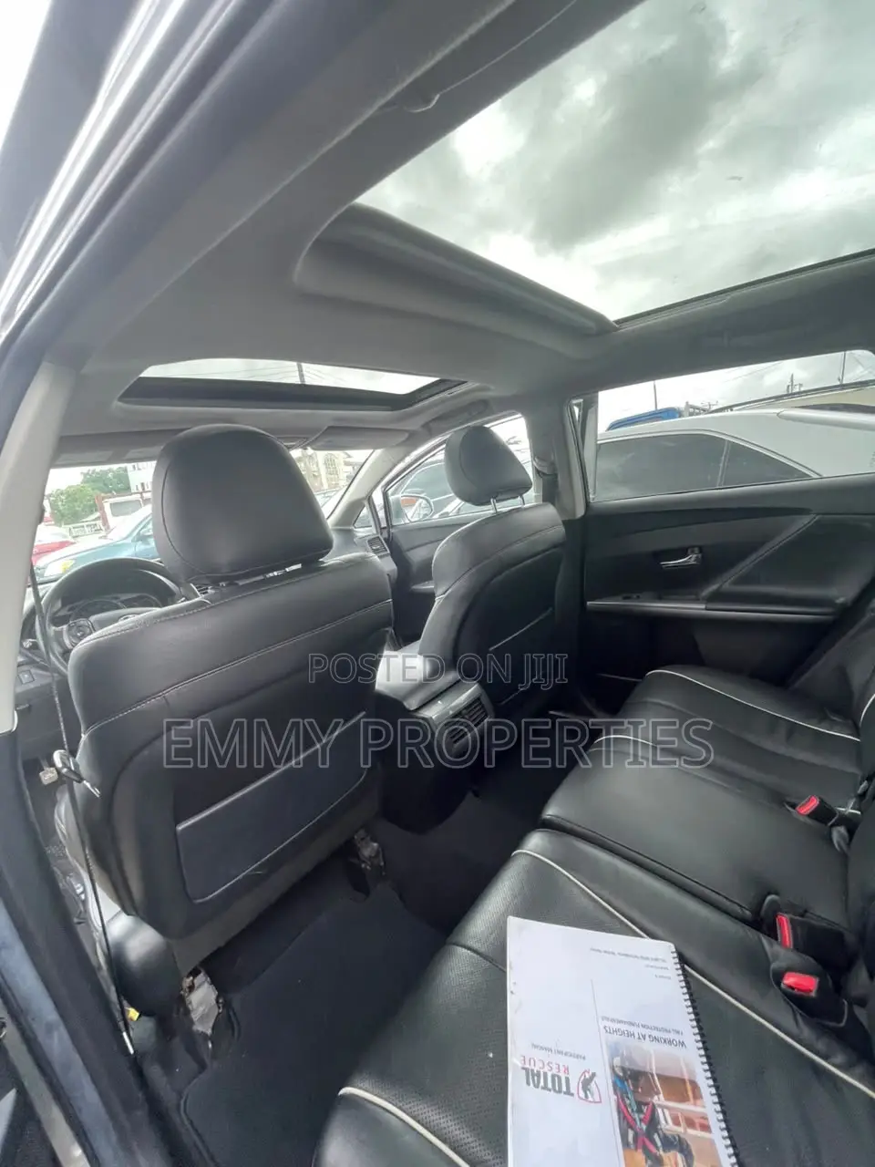 Toyota Venza XLE 4dr Wagon (2.7L 4cyl 6A) 2014 Silver