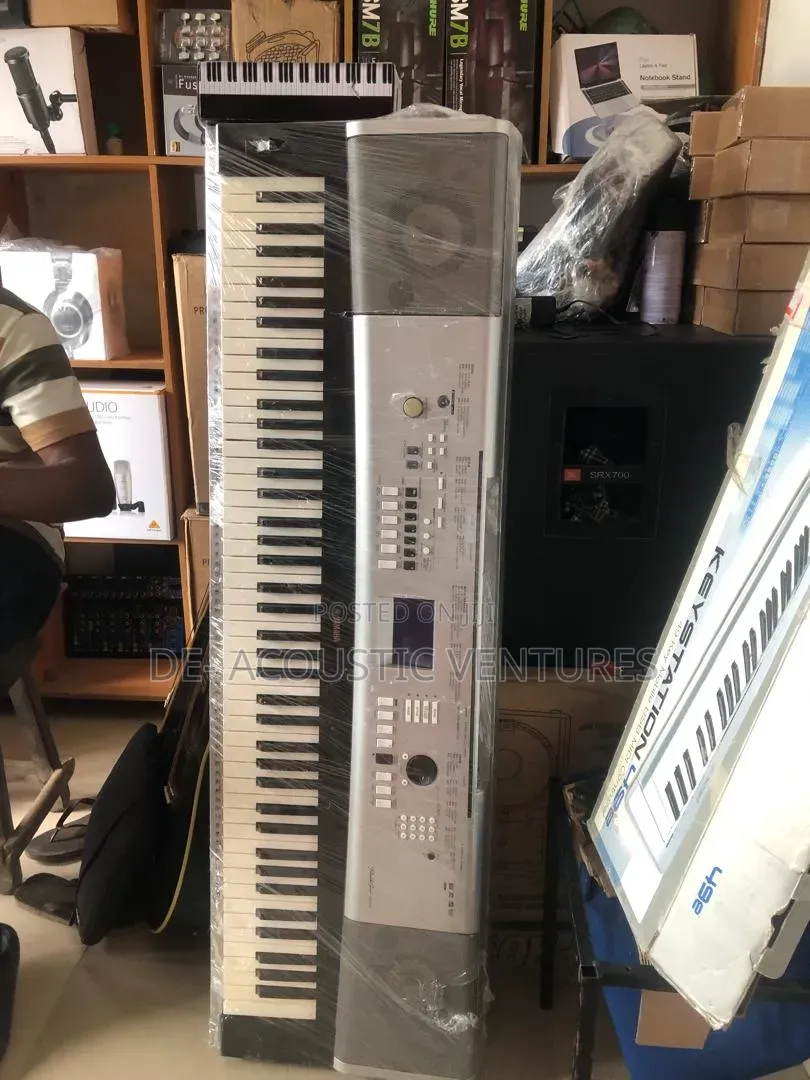 Direct Uk Used DGX 530 Keyboard With Sustain Pedal
