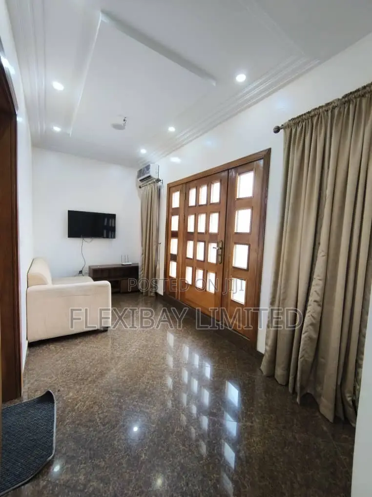 3bdrm Townhouse / Terrace in Lekki Phase 1 for rent