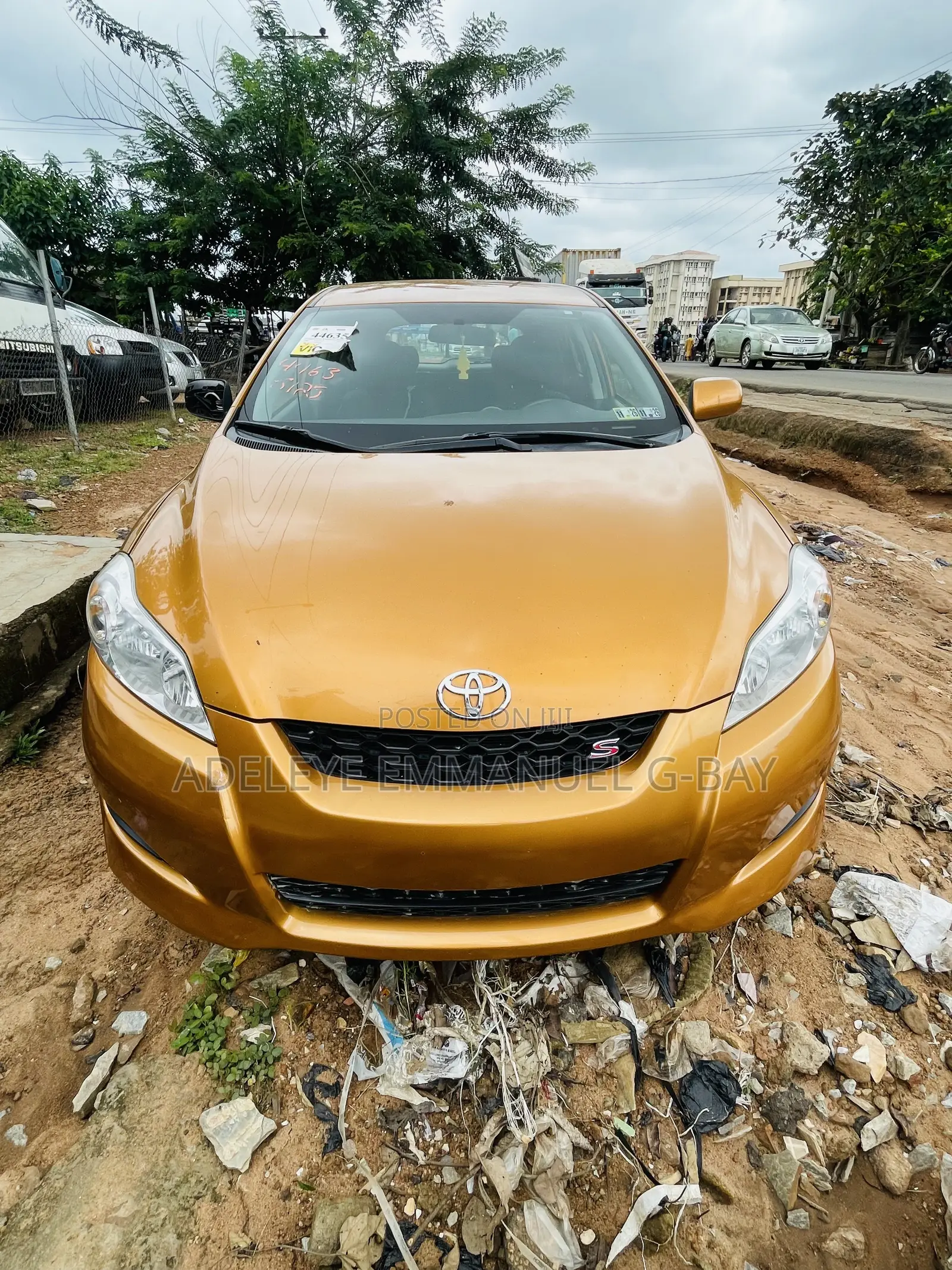 Toyota Matrix Hatchback FWD (1.8L 4cyl 5M) 2008 Gold