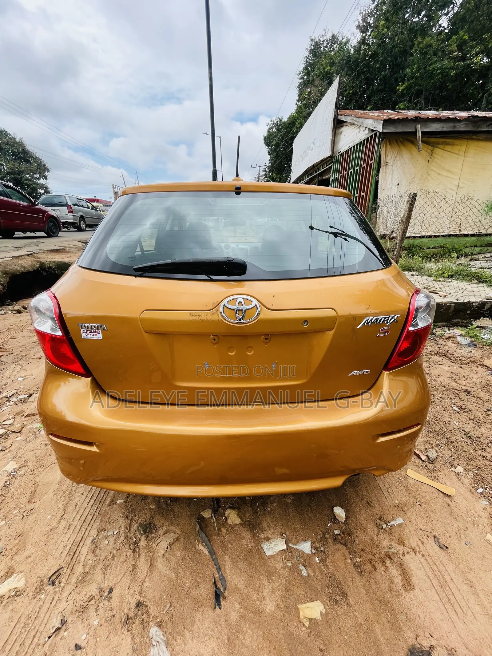 Toyota Matrix Hatchback FWD (1.8L 4cyl 5M) 2008 Gold