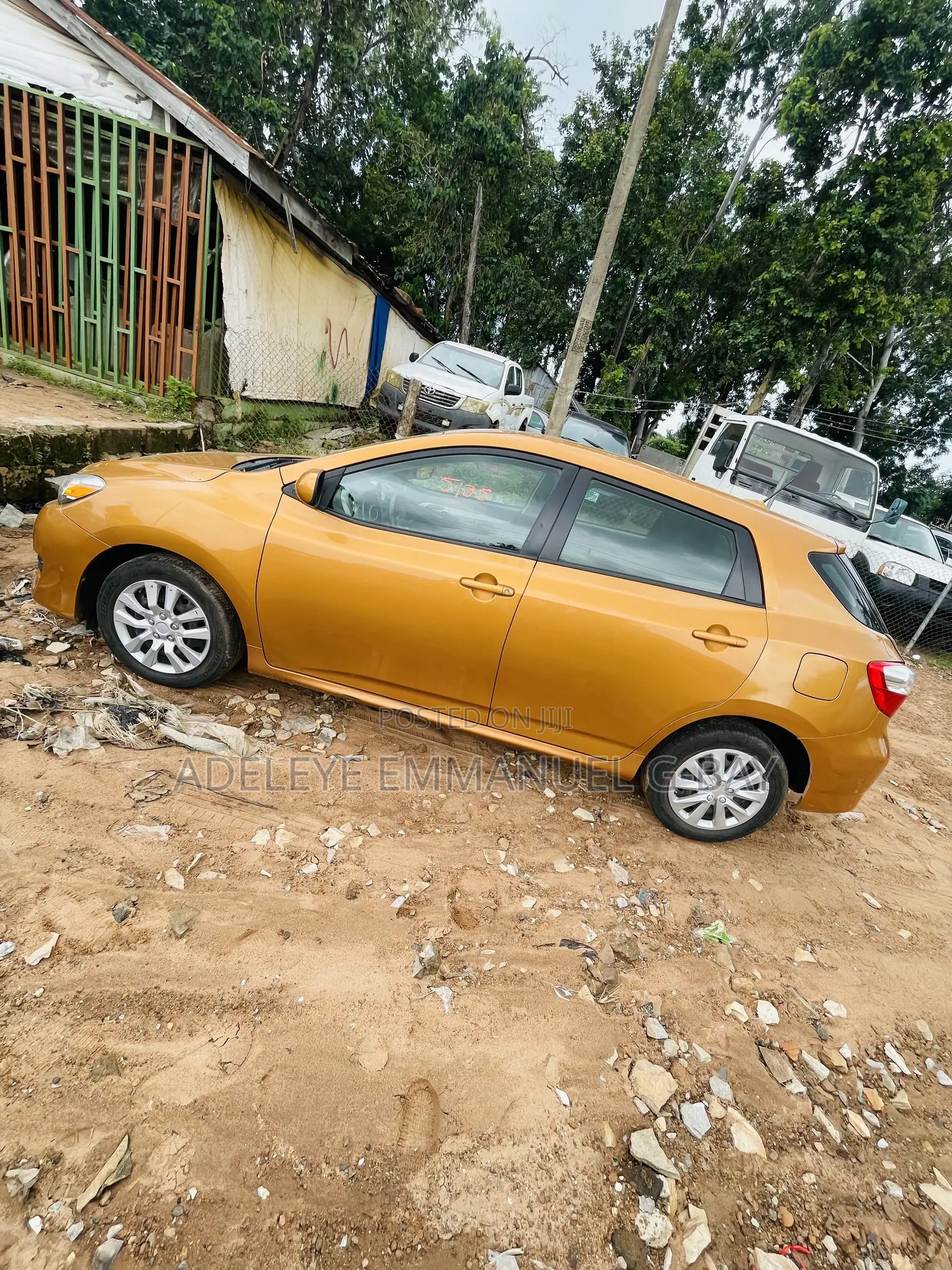 Toyota Matrix Hatchback FWD (1.8L 4cyl 5M) 2008 Gold