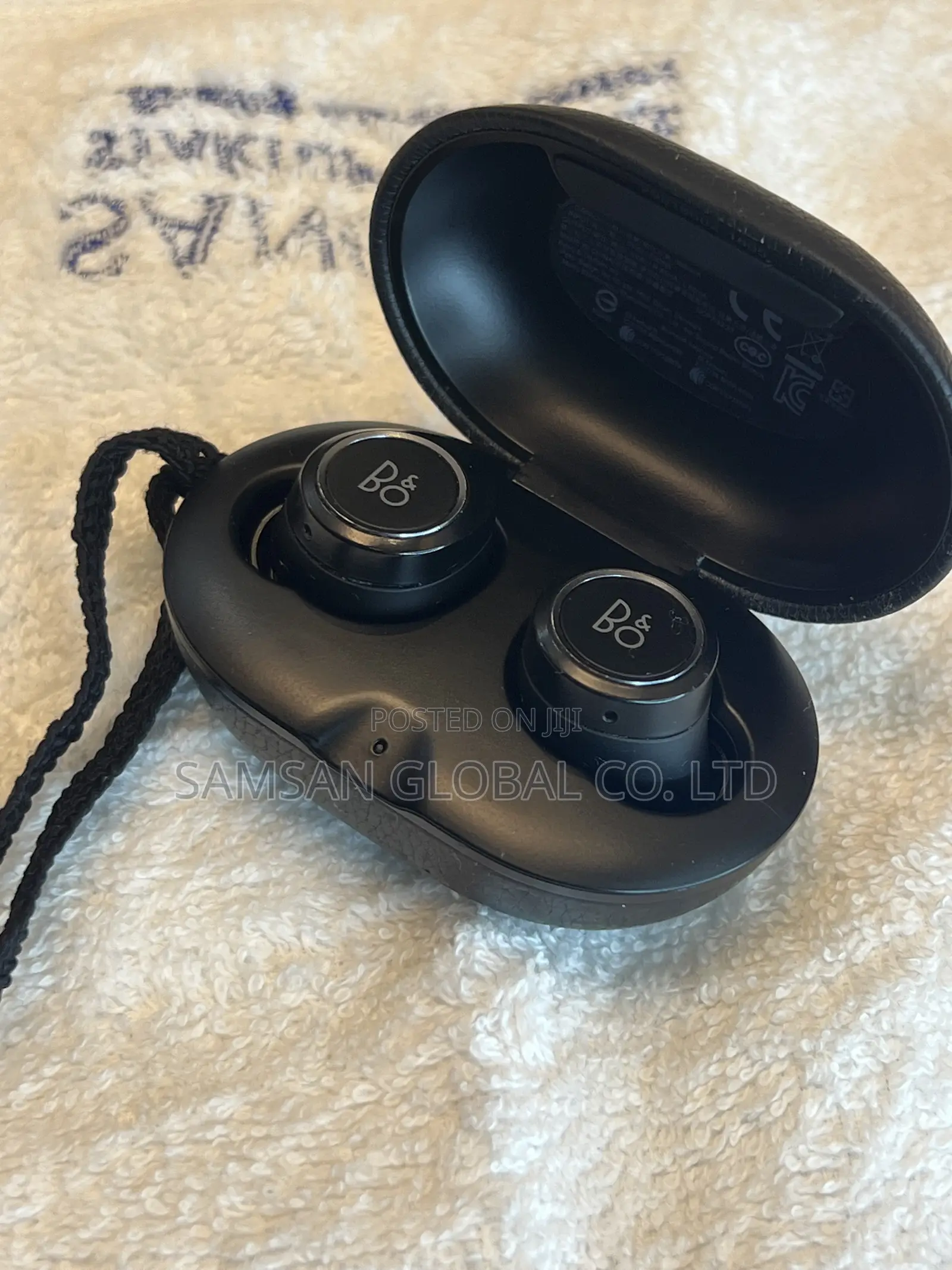 B O Beoplay E8 Earbud