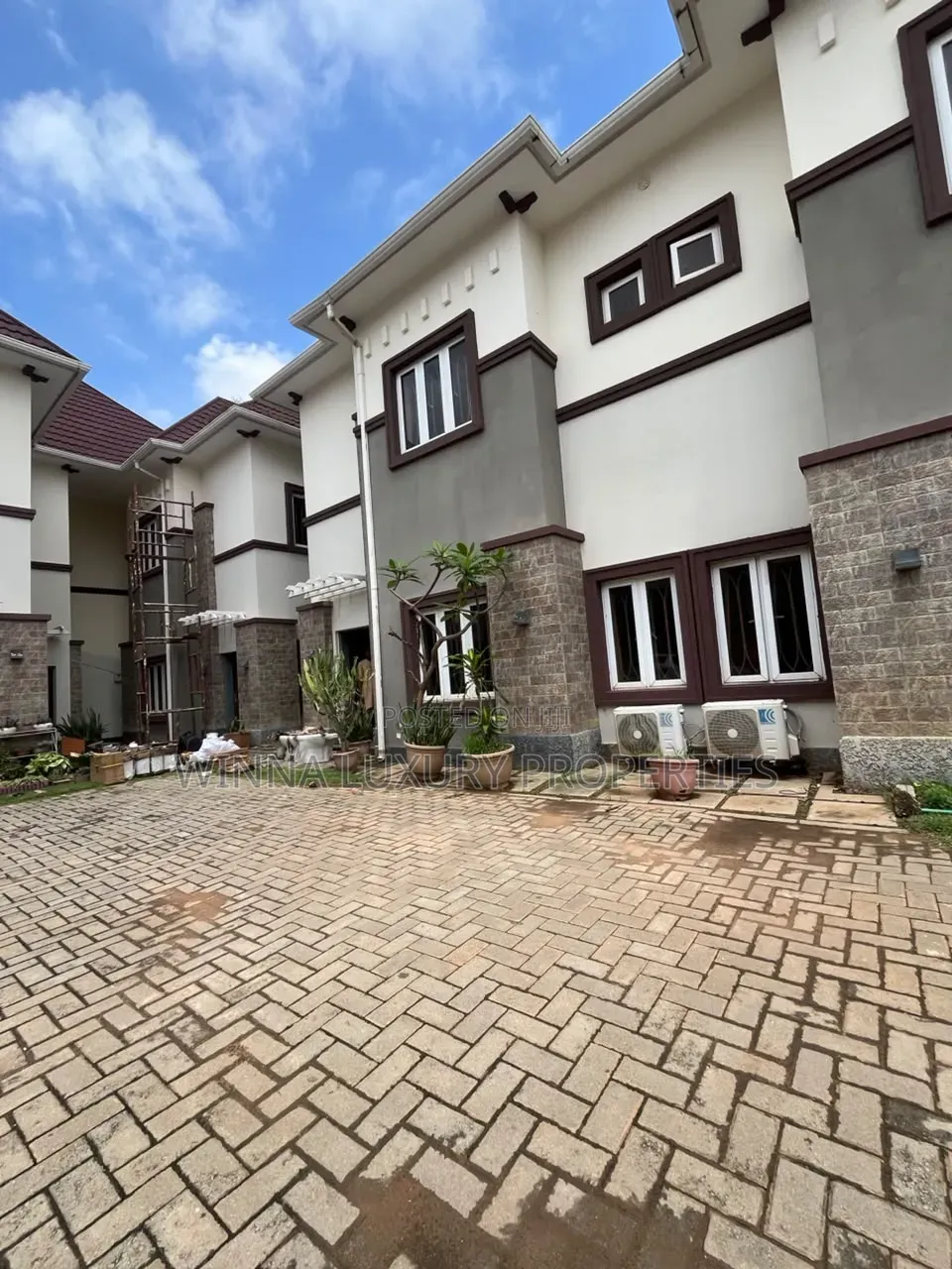 6bdrm Townhouse / Terrace in Citec Mbora for rent