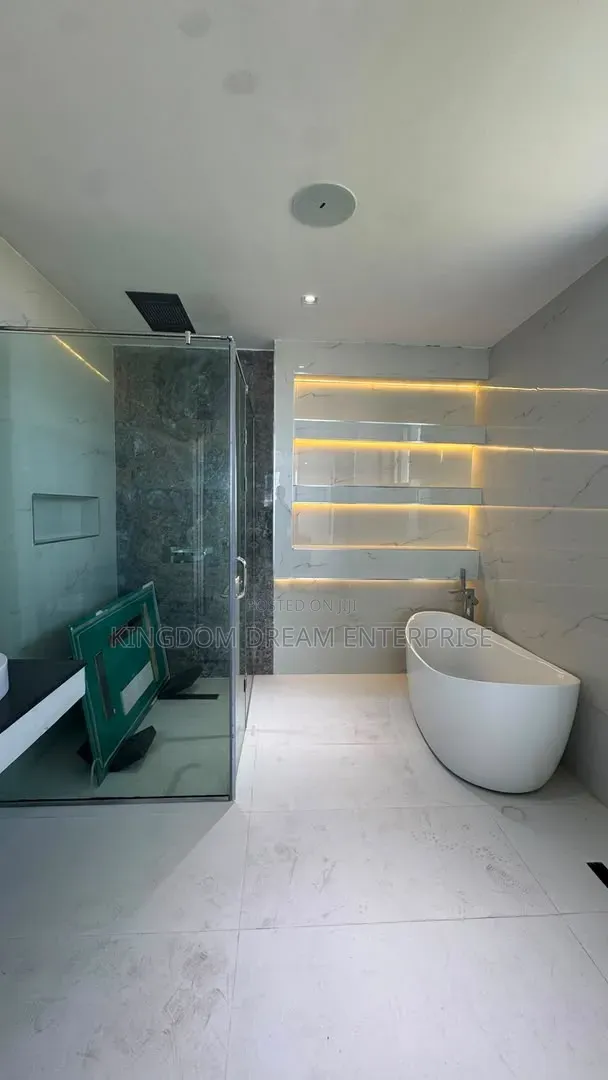 5bdrm Duplex in Cowrie Creek Estate for rent