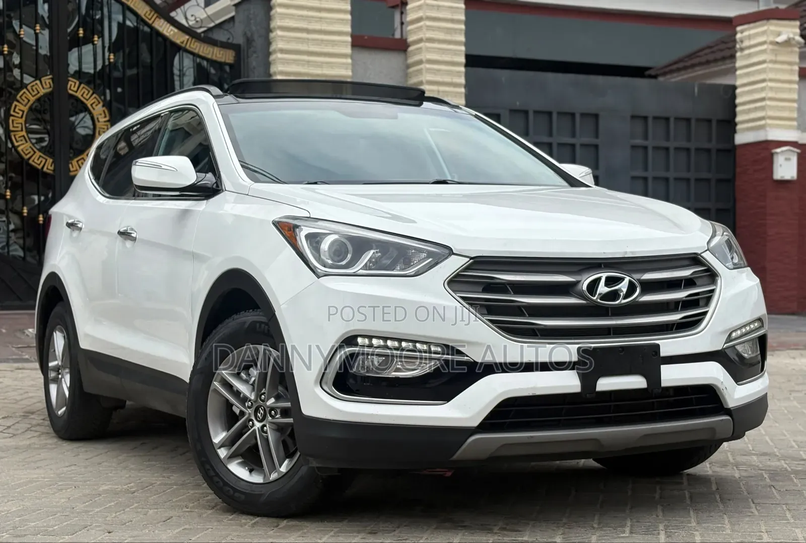 Hyundai Santa Fe SE AWD 2017 White