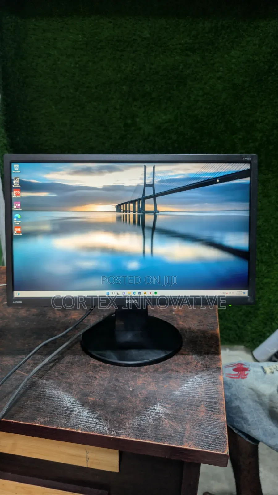 22 Inches LED Frame Monitor 1080p HDMI