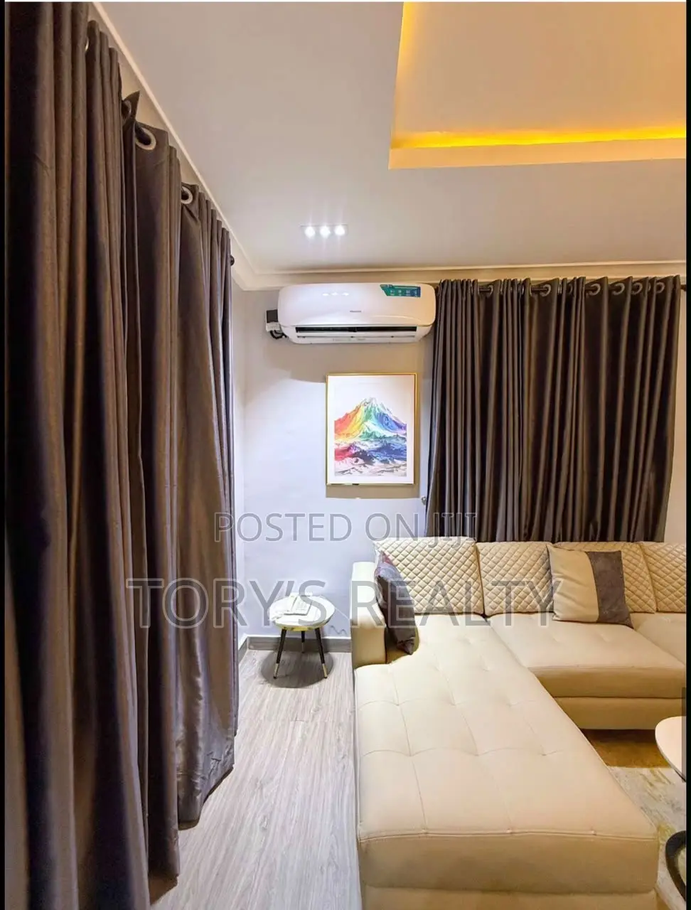 Luxuriously Furnished 2 Bedroom Apartment