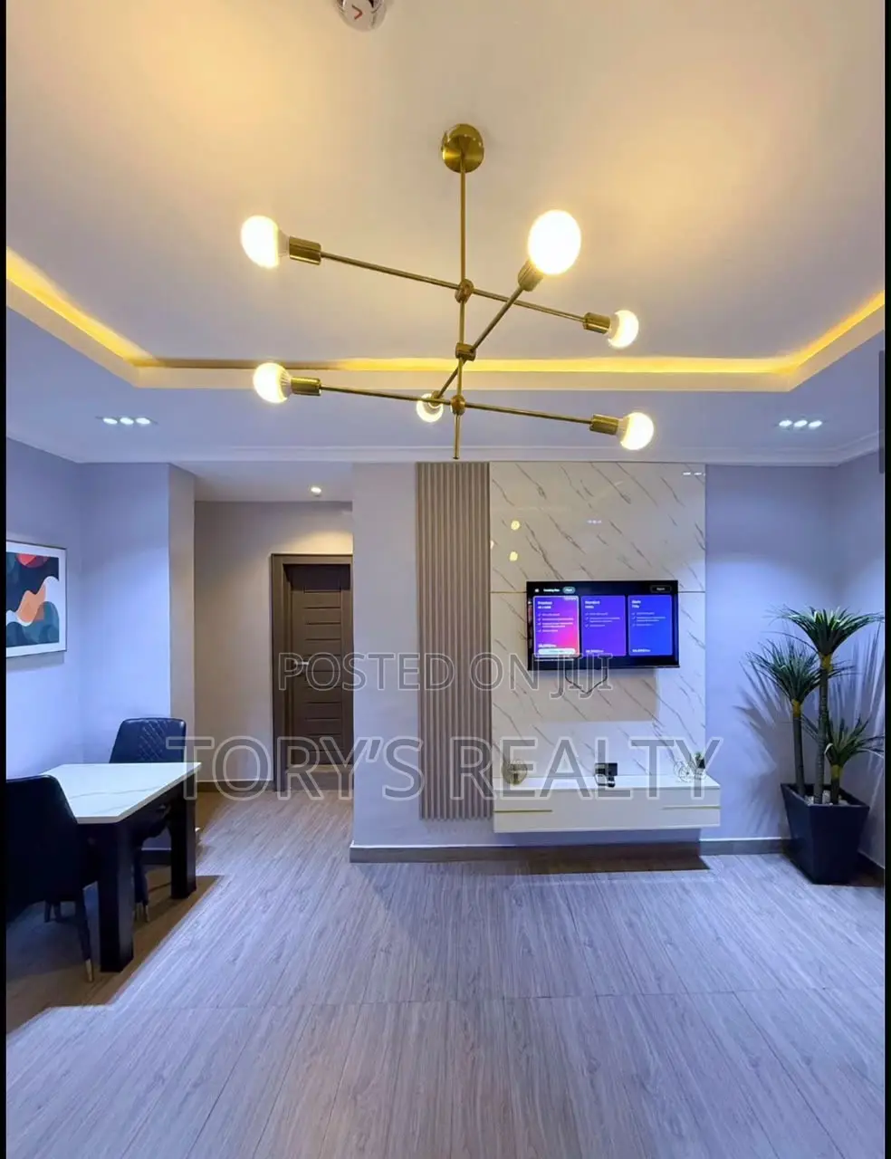 Luxuriously Furnished 2 Bedroom Apartment
