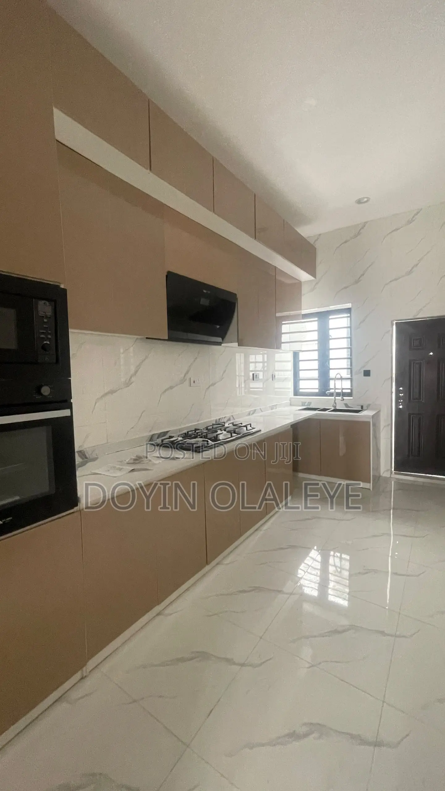 4bdrm Duplex in Ikota for sale