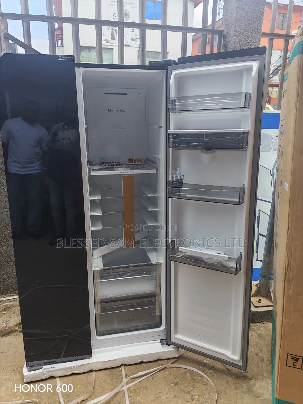 Hisense Inverter 529 Litres Said by Said Refrigerator >with Dispenser