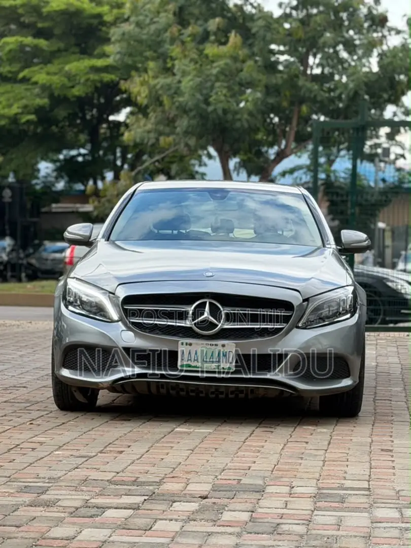 Mercedes-Benz C300 2016 Gray