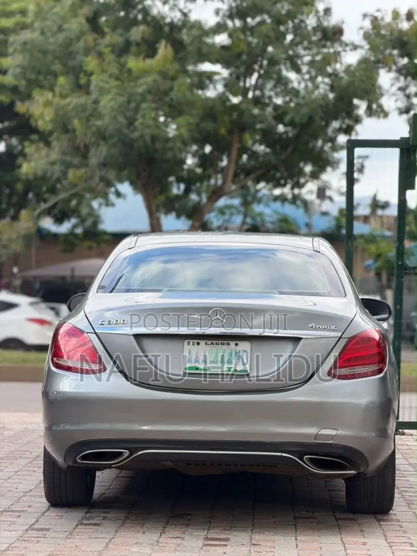 Mercedes-Benz C300 2016 Gray