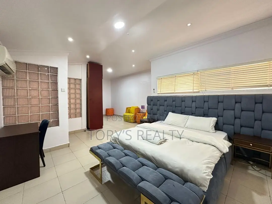 Furnished 3bdrm Apartment in Chevron for rent