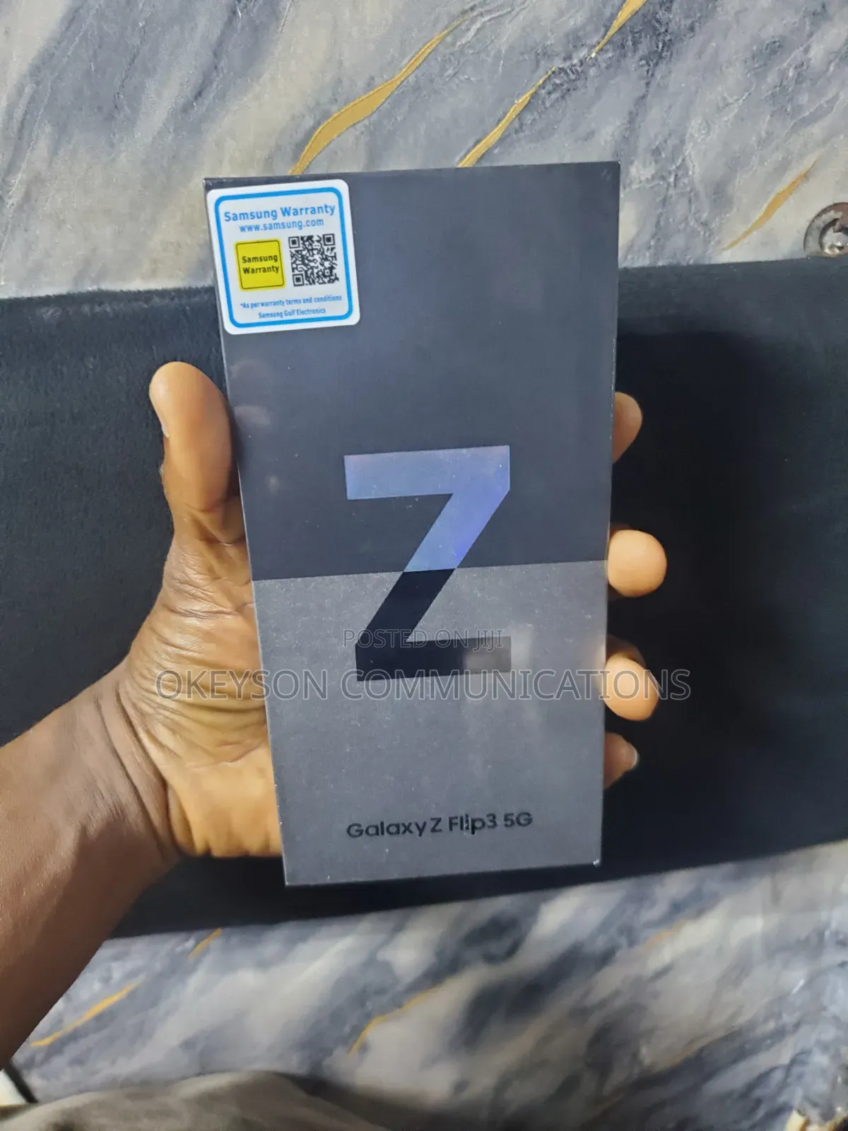 New Samsung Galaxy Z Flip3 5G 256 GB Gold