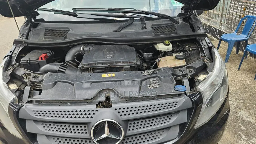 Mercedes-Benz Metris 2.0 FWD 2018 Black