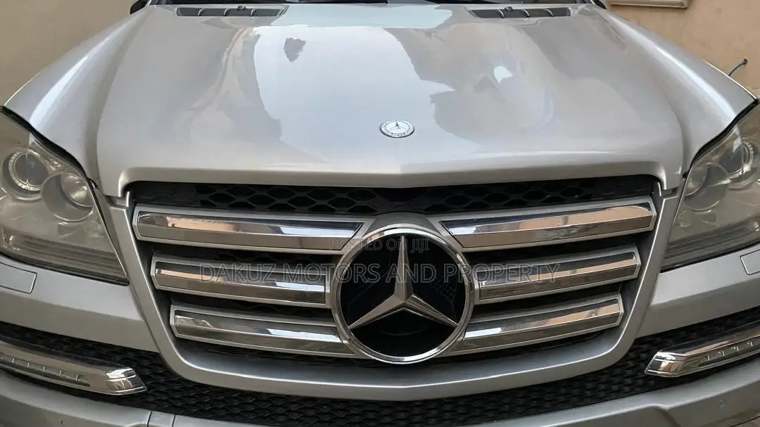 Mercedes-Benz GL-Class 2010 Silver