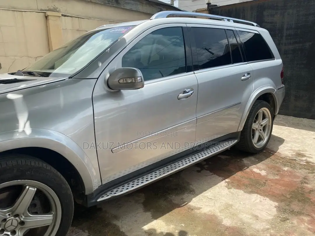 Mercedes-Benz GL-Class 2010 Silver