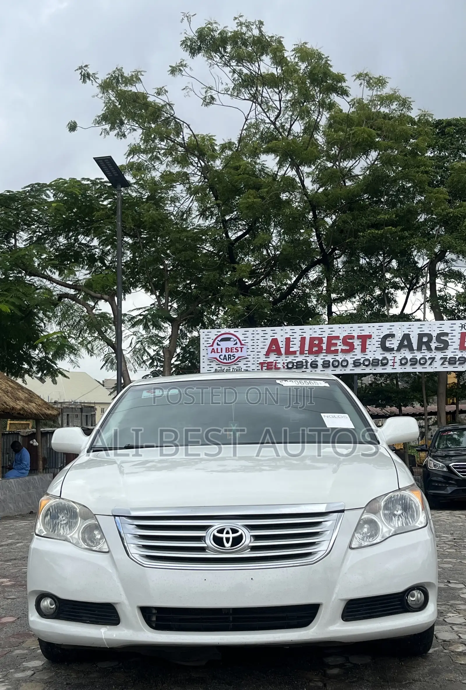 Toyota Avalon 2010 White