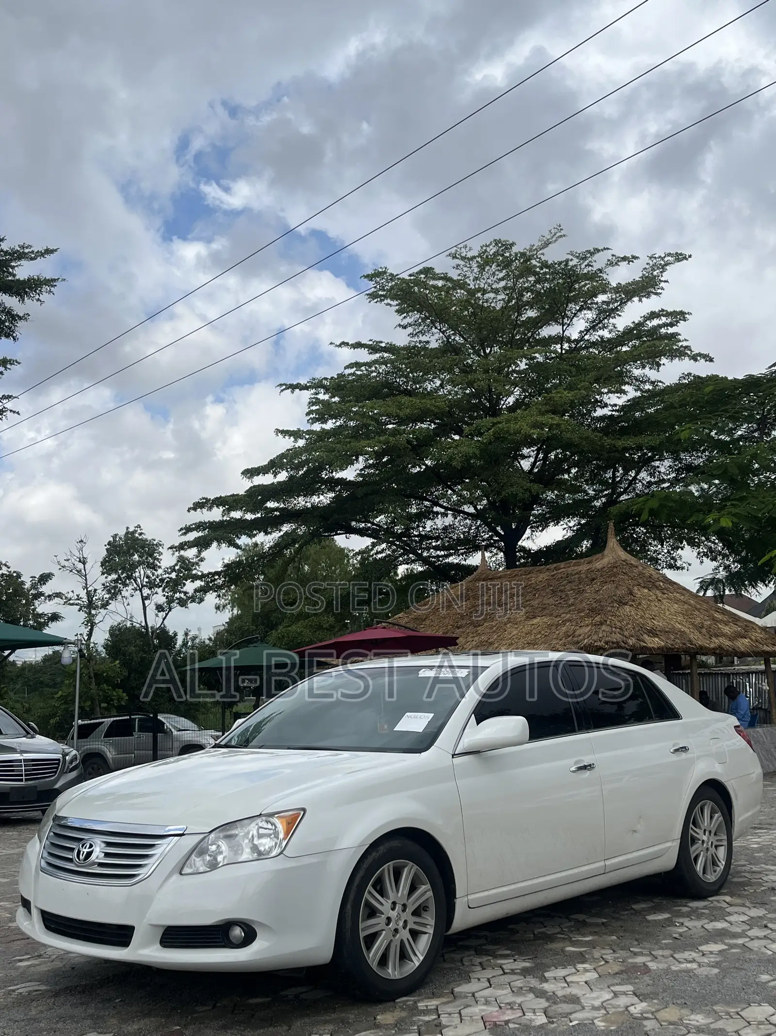 Toyota Avalon 2010 White