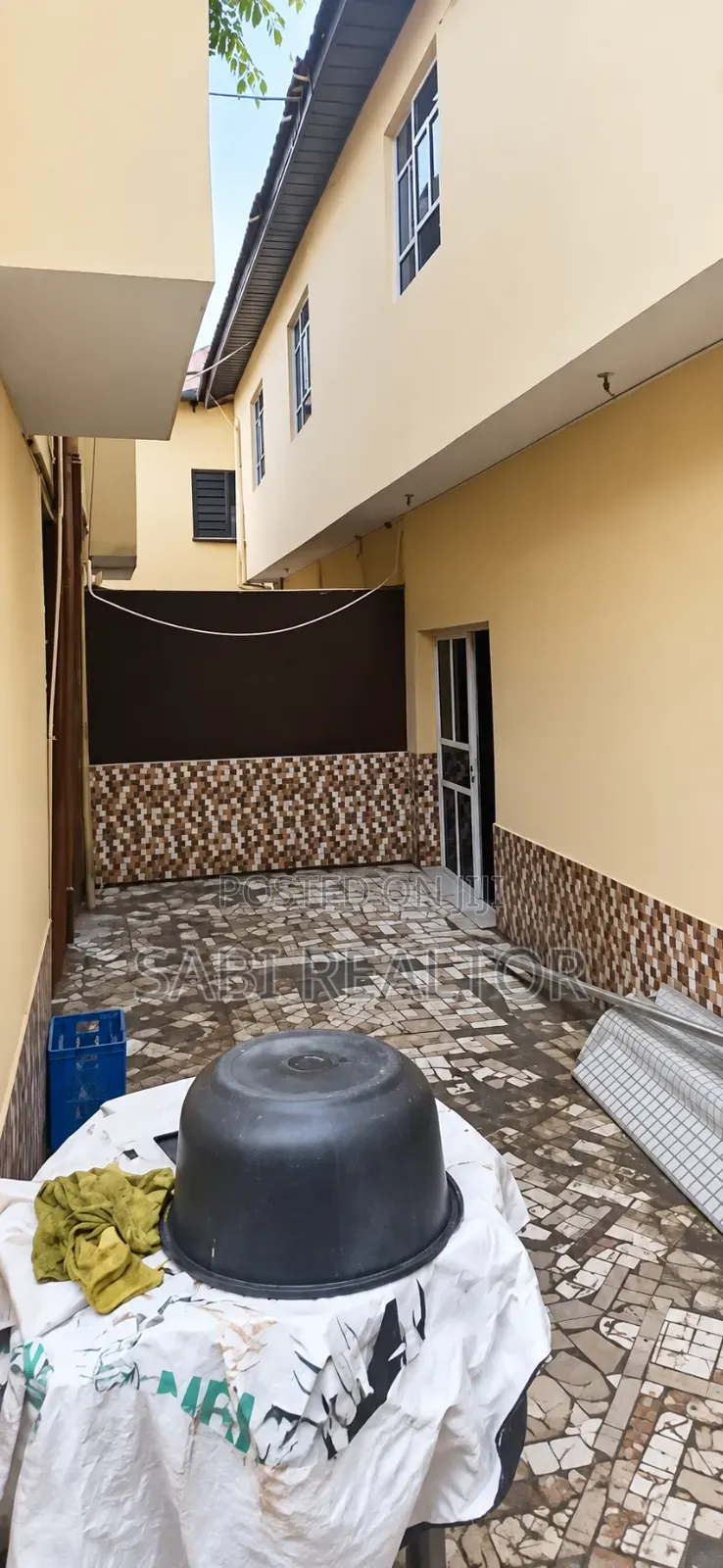 Furnished 5bdrm Duplex in Oshodi Expressway for sale