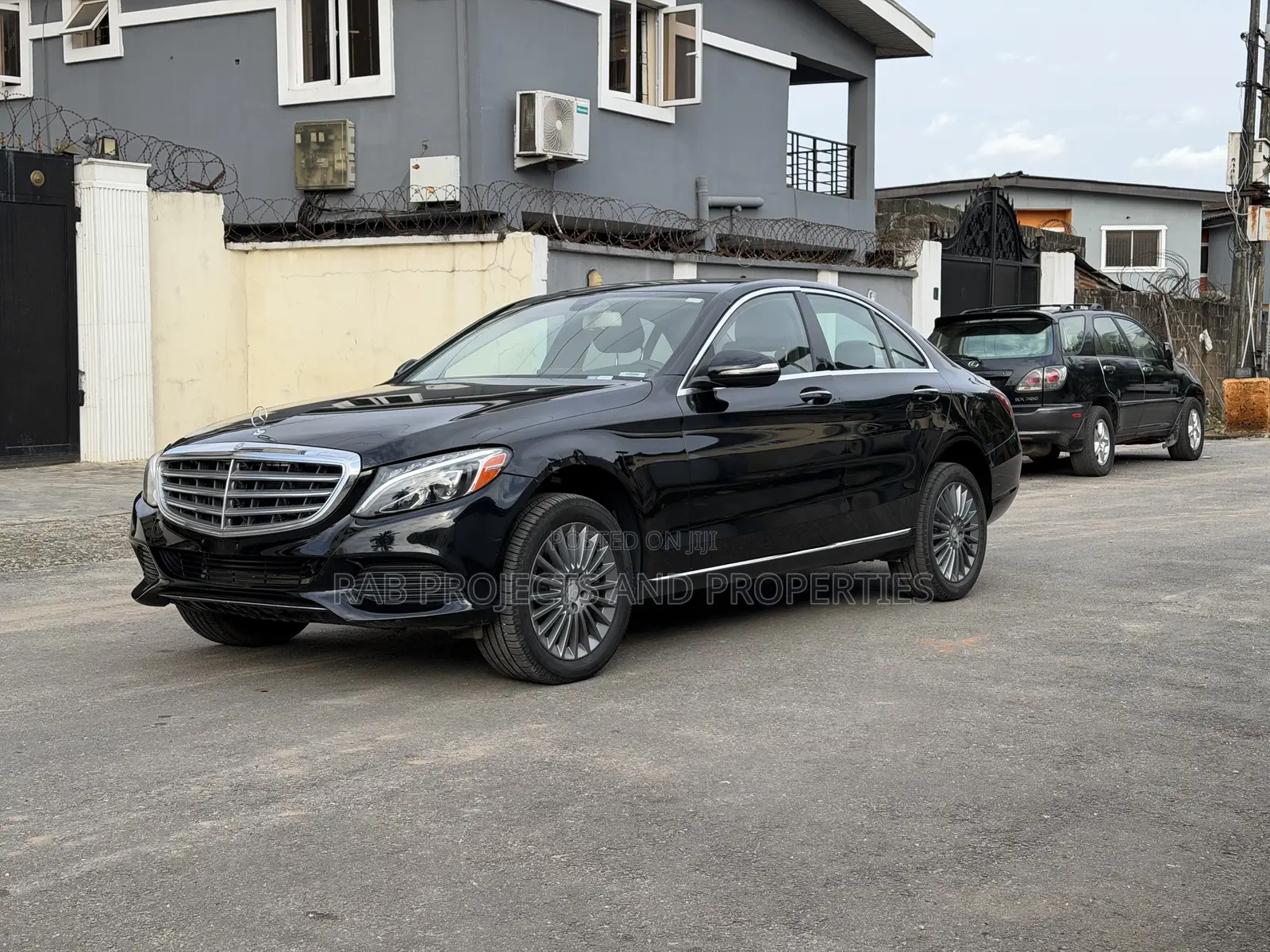 Mercedes-Benz C300 Luxury 4dr AWD 4Matic Sedan (2.0L 4cyl 7A) 2015