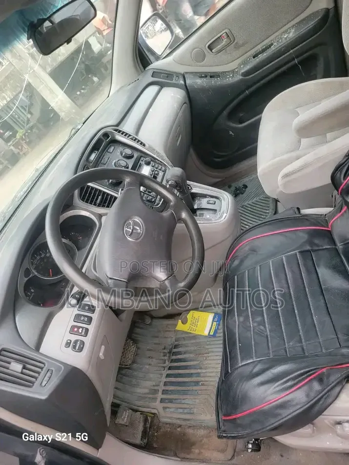 Toyota Highlander 2004 Gray