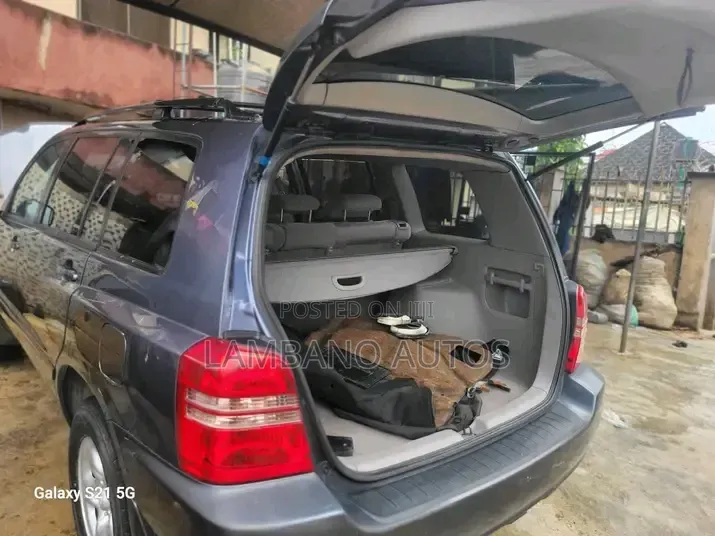 Toyota Highlander 2004 Gray