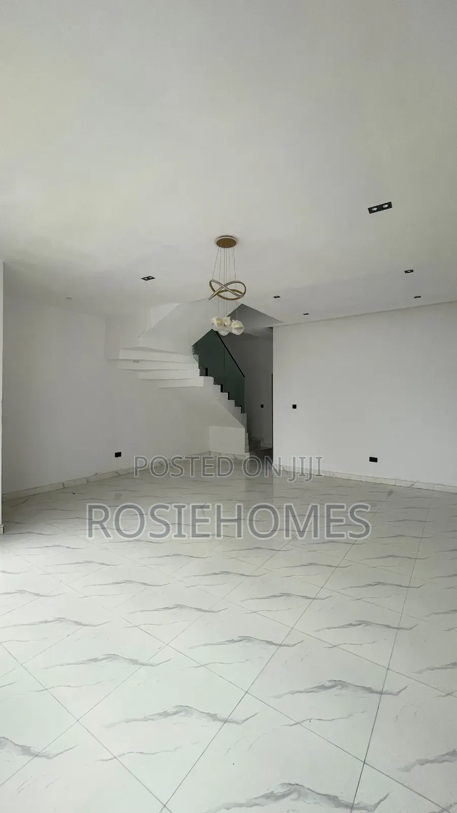 4bdrm Duplex in Ikota Gra for sale